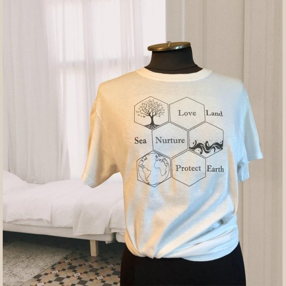 Women's Graphic Print Tee White Crew Neck Cotton T-Shirt, Size Medium - Picture 2 of 6